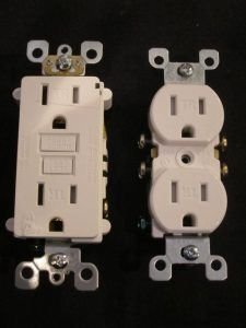 Uso y aplicacion de tomacorrientes en diferentes ambientes y areas 1 tamper-outlet-2