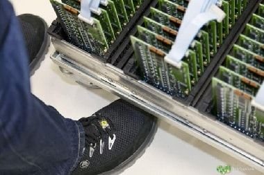 ESD (Descarga electrostática), que es y como evitar daños. 4 Zapatos antiestaticos EDS Descarga electrostatica-min